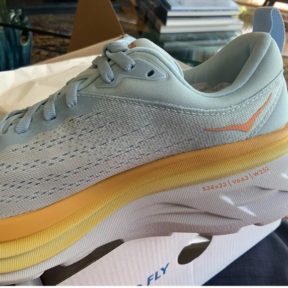 NEW HOKA women's bondi 6D running shoes - summer song/country air - Picture 4 of 7